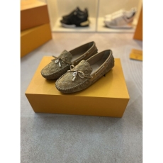 Louis Vuitton Low Shoes